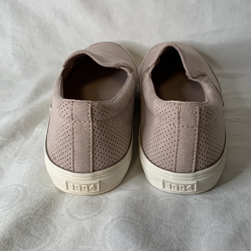 Old Navy Deck Shoes NWOT Mauve and Suede Like material - Picture 2 of 3